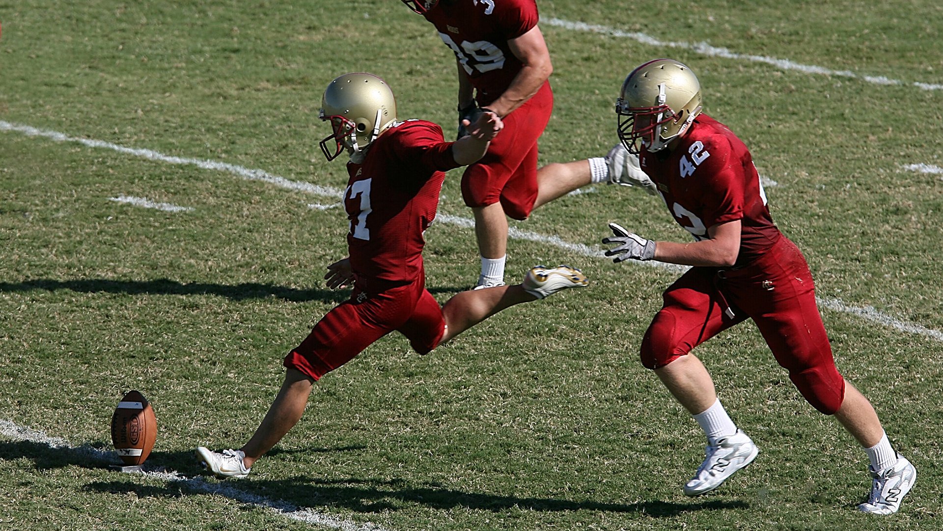 库里狂飙12记三分球，勇士主场大胜湖人